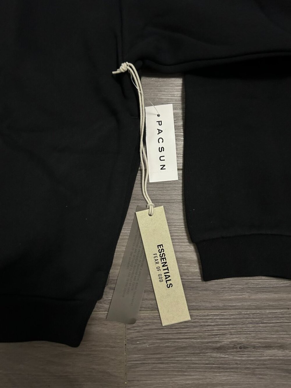 Essentials Fear of God Black FW24 Hoodie Brand New - Picture 5 of 6